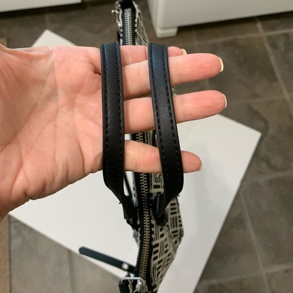 Anne Klein purse - Picture 5 of 6